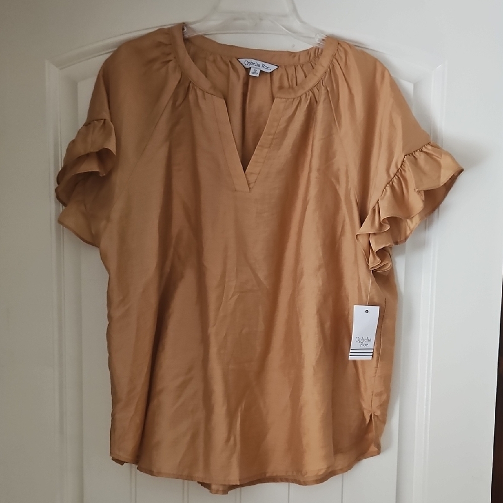 NWT WOMENS TOP